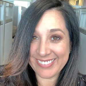 Meet your Posher, Ana